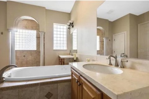 Casa en venta en Kissimmee, Florida, 5 dormitorios, 425.49 m2 № 2302820 - foto 28