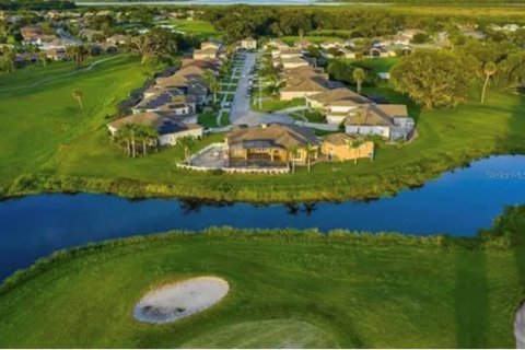 Casa en venta en Kissimmee, Florida, 5 dormitorios, 425.49 m2 № 2302820 - foto 4
