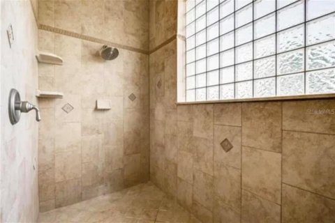 Casa en venta en Kissimmee, Florida, 5 dormitorios, 425.49 m2 № 2302820 - foto 27