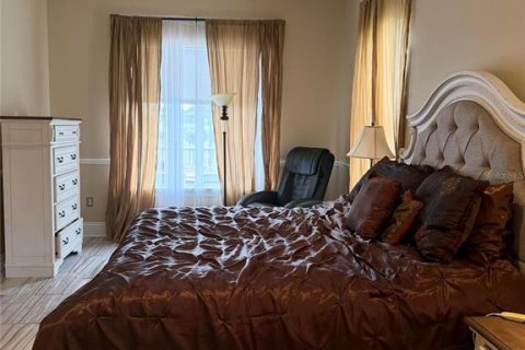 Casa en venta en Kissimmee, Florida, 5 dormitorios, 425.49 m2 № 2302820 - foto 25
