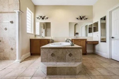 Casa en venta en Kissimmee, Florida, 5 dormitorios, 425.49 m2 № 2302820 - foto 29