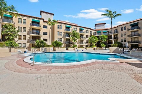 Condo in Coral Gables, Florida, 2 bedrooms  № 1867651 - photo 16