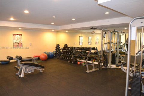 Condo in Coral Gables, Florida, 2 bedrooms  № 1867651 - photo 17