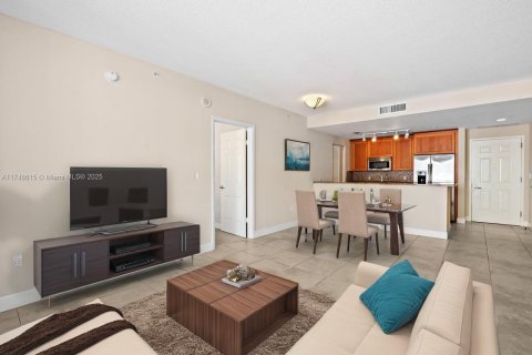 Condo in Coral Gables, Florida, 2 bedrooms  № 1867651 - photo 5