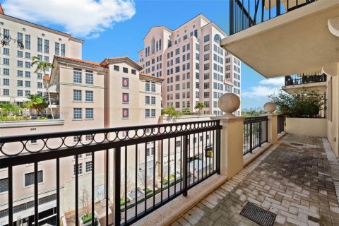 Condo in Coral Gables, Florida, 2 bedrooms  № 1867651 - photo 15