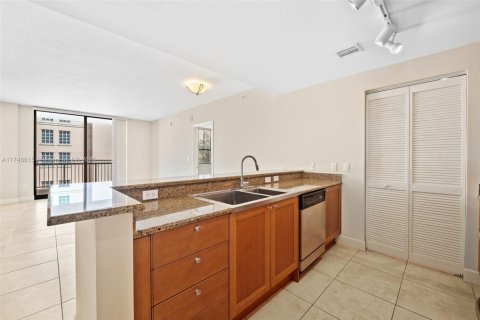 Condo in Coral Gables, Florida, 2 bedrooms  № 1867651 - photo 10