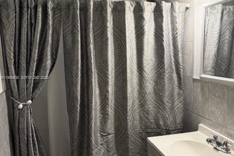 Casa en alquiler en Miami Gardens, Florida, 3 dormitorios, 78.04 m2 № 2031711 - foto 5