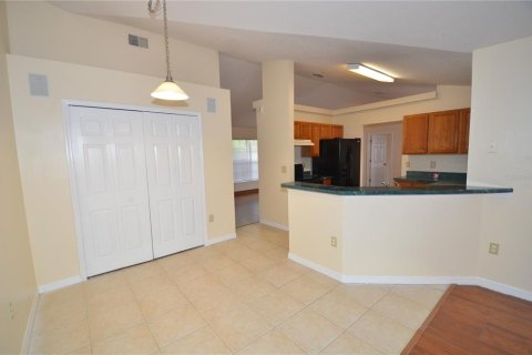 House in Apopka, Florida 3 bedrooms, 141.77 sq.m. № 1915822 - photo 3