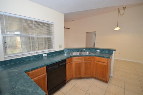 House in Apopka, Florida 3 bedrooms, 141.77 sq.m. № 1915822 - photo 6
