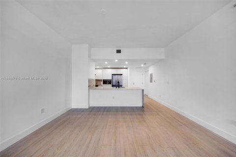 Снять в аренду кондоминиум в Норт-Бей-Виллидж, Флорида 2 спальни, 161.19м2, № 1939108 - фото 11