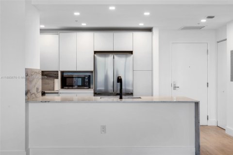 Снять в аренду кондоминиум в Норт-Бей-Виллидж, Флорида 2 спальни, 161.19м2, № 1939108 - фото 18