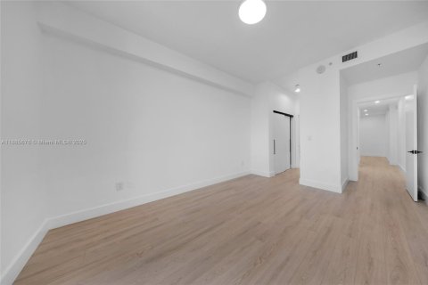 Снять в аренду кондоминиум в Норт-Бей-Виллидж, Флорида 2 спальни, 161.19м2, № 1939108 - фото 30