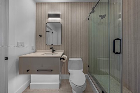 Снять в аренду кондоминиум в Норт-Бей-Виллидж, Флорида 2 спальни, 161.19м2, № 1939108 - фото 28