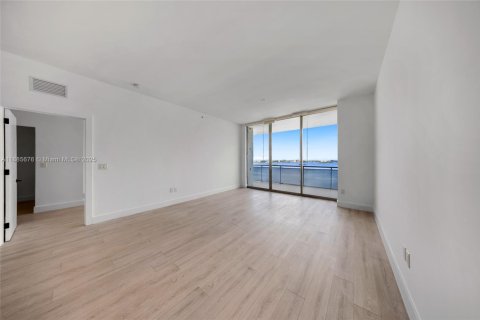 Снять в аренду кондоминиум в Норт-Бей-Виллидж, Флорида 2 спальни, 161.19м2, № 1939108 - фото 9