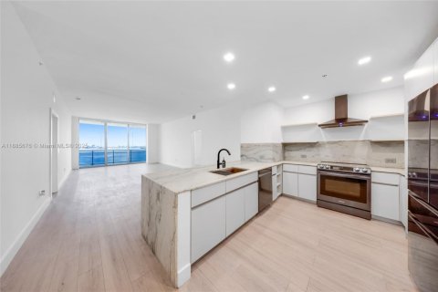 Снять в аренду кондоминиум в Норт-Бей-Виллидж, Флорида 2 спальни, 161.19м2, № 1939108 - фото 16