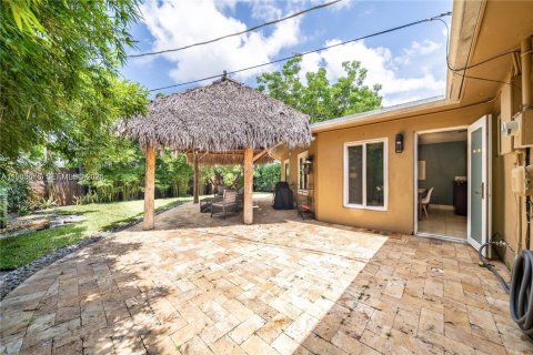 Снять в аренду виллу или дом в Форт-Лодердейл, Флорида 3 спальни, 140.19м2, № 2025458 - фото 10