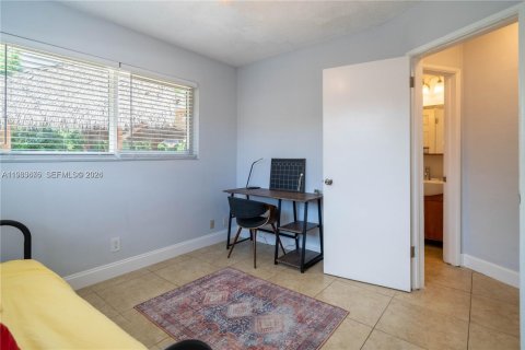 Снять в аренду виллу или дом в Форт-Лодердейл, Флорида 3 спальни, 140.19м2, № 2025458 - фото 17