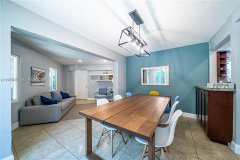 Снять в аренду виллу или дом в Форт-Лодердейл, Флорида 3 спальни, 140.19м2, № 2025458 - фото 13