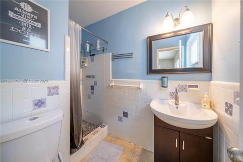 Снять в аренду виллу или дом в Форт-Лодердейл, Флорида 3 спальни, 140.19м2, № 2025458 - фото 7