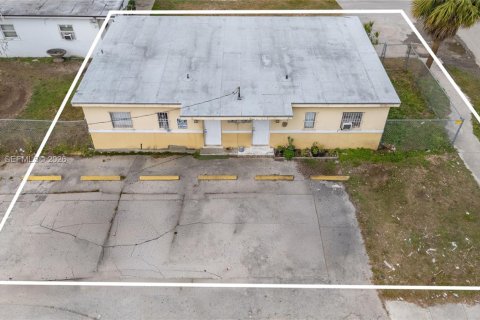 Immobilier commercial à Homestead, Floride 106.84 m2 № 2046002
