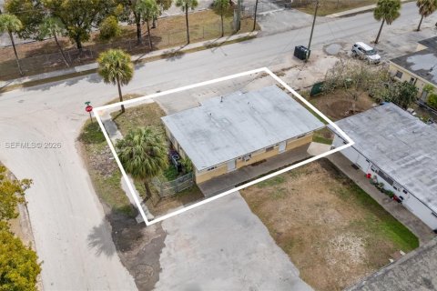 Immobilier commercial à vendre à Homestead, Floride: 106.84 m2 № 2046002 - photo 3