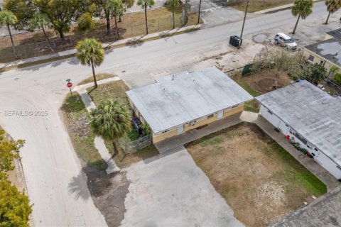 Immobilier commercial à vendre à Homestead, Floride: 106.84 m2 № 2046002 - photo 4