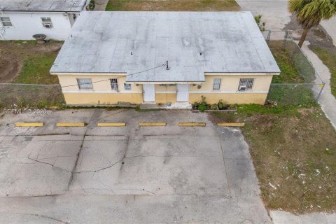 Immobilier commercial à vendre à Homestead, Floride: 106.84 m2 № 2046002 - photo 5