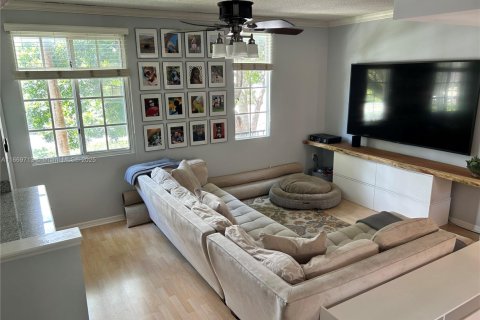 Touwnhouse à vendre à Aventura, Floride: 3 chambres, 137.59 m2 № 1864960 - photo 10