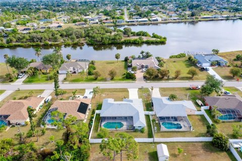 Купить виллу или дом в Порт-Шарлотт, Флорида 11 комнат, 190.45м2, № 1533521 - фото 2