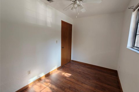 Townhouse in Gainesville, Florida 2 bedrooms, 102.75 sq.m. № 2258899 - photo 12