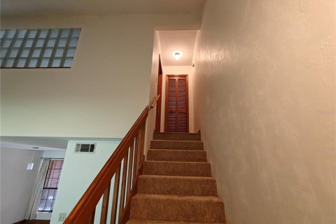Townhouse in Gainesville, Florida 2 bedrooms, 102.75 sq.m. № 2258899 - photo 17