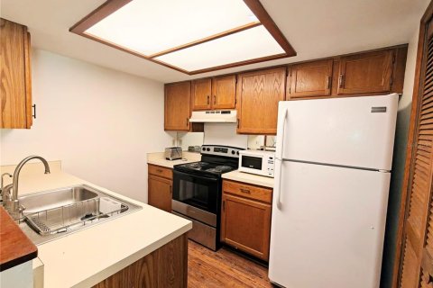 Townhouse in Gainesville, Florida 2 bedrooms, 102.75 sq.m. № 2258899 - photo 8