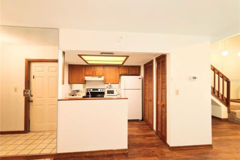 Townhouse in Gainesville, Florida 2 bedrooms, 102.75 sq.m. № 2258899 - photo 10