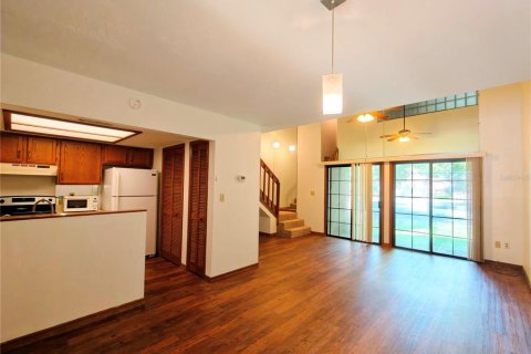 Townhouse in Gainesville, Florida 2 bedrooms, 102.75 sq.m. № 2258899 - photo 6
