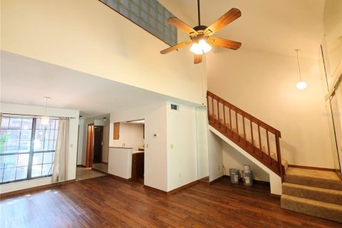 Townhouse in Gainesville, Florida 2 bedrooms, 102.75 sq.m. № 2258899 - photo 5