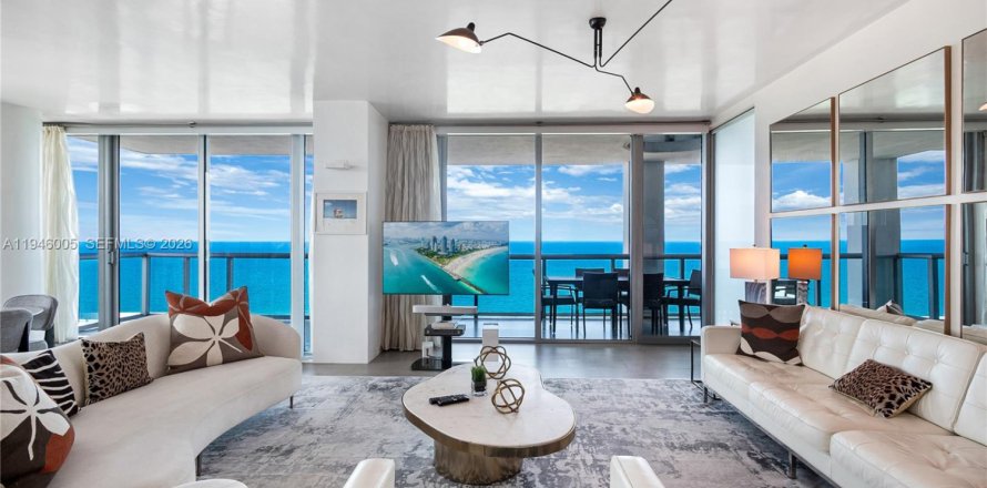 Кондоминиум с 4 спальнями в Майами-Бич, Флорида № 2002344