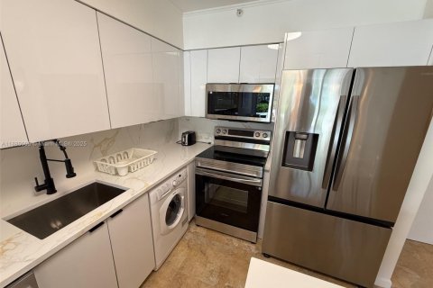 Copropriété à vendre à Miami Beach, Floride: 2 chambres, 100.43 m2 № 2016420 - photo 9
