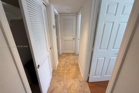 Copropriété à vendre à Miami Beach, Floride: 2 chambres, 100.43 m2 № 2016420 - photo 12