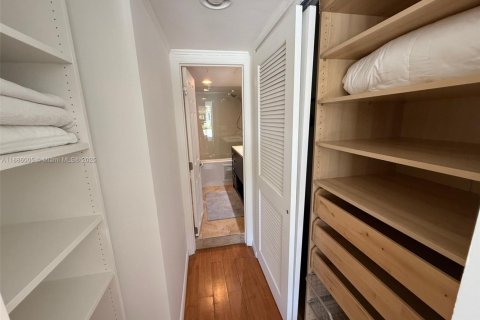 Copropriété à vendre à Miami Beach, Floride: 2 chambres, 100.43 m2 № 2016420 - photo 16