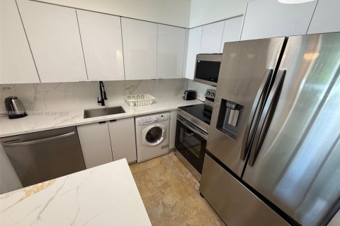 Copropriété à vendre à Miami Beach, Floride: 2 chambres, 100.43 m2 № 2016420 - photo 8