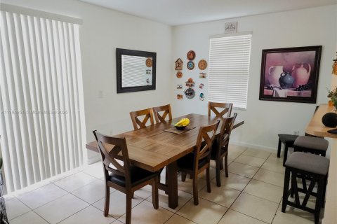 Touwnhouse à vendre à Homestead, Floride: 3 chambres, 141.49 m2 № 1934919 - photo 21