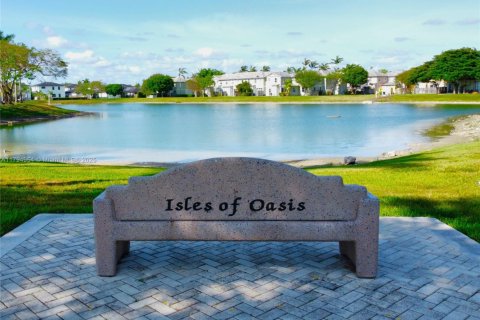 Touwnhouse à vendre à Homestead, Floride: 3 chambres, 141.49 m2 № 1934919 - photo 2