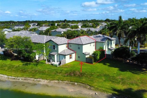 Touwnhouse à vendre à Homestead, Floride: 3 chambres, 141.49 m2 № 1934919 - photo 9