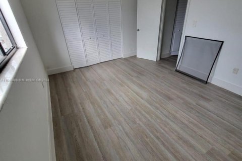 Снять в аренду виллу или дом в Норт-Майами, Флорида 1 спальня, 60.39м2, № 1964879 - фото 5