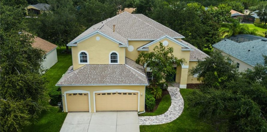 House in Clermont, Florida 5 bedrooms, 449.28 sq.m. № 1844731