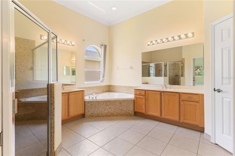 House in Clermont, Florida 5 bedrooms, 449.28 sq.m. № 1844731 - photo 11