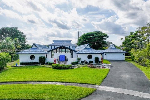 Villa ou maison à vendre à Plantation, Floride: 5 chambres, 413.97 m2 № 2042737 - photo 2