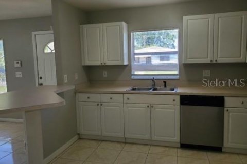 House in Tampa, Florida 3 bedrooms, 111.48 sq.m. № 1823049 - photo 4