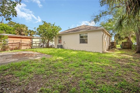 House in Tampa, Florida 3 bedrooms, 111.48 sq.m. № 1823049 - photo 17
