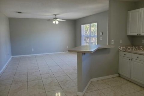 House in Tampa, Florida 3 bedrooms, 111.48 sq.m. № 1823049 - photo 5